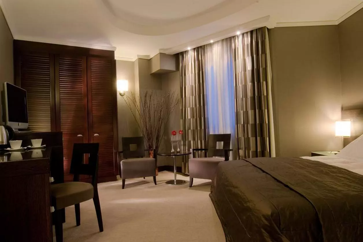 THEATHENINAN_SHABAVIZ (11).jpg